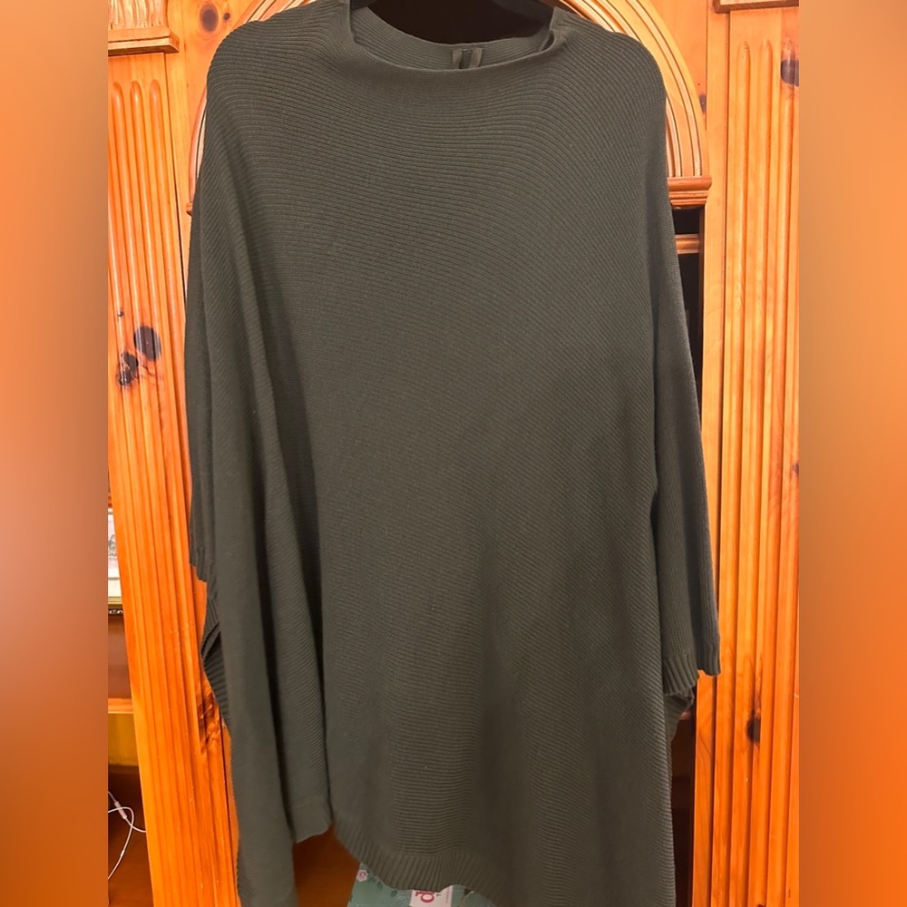 Lululemon Mantra Wrap Hunter Green O/S